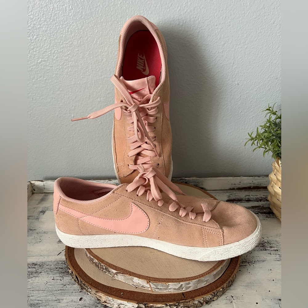 Nike Blazer Low Men 8.5 Women’s 9.5/10 Peach Pink Suede Retro Athletic Sneakers - Picture 3 of 9